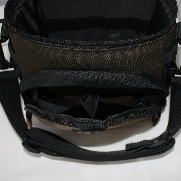 Tamrac Aero Carrying Case for Camera - Picture 8 of 12